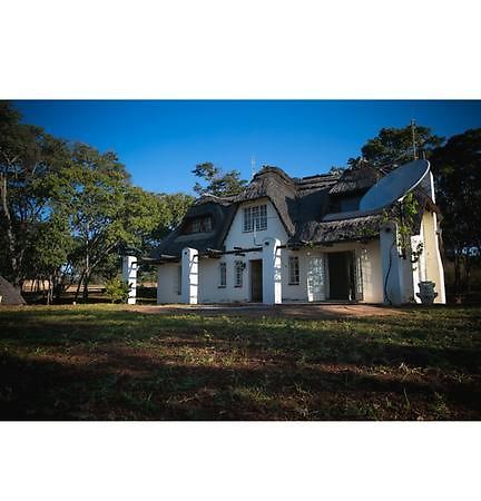 Tudor Valley Hotel Harare Exterior photo