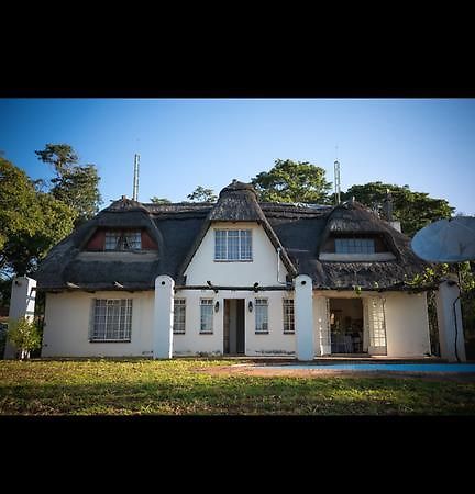 Tudor Valley Hotel Harare Exterior photo